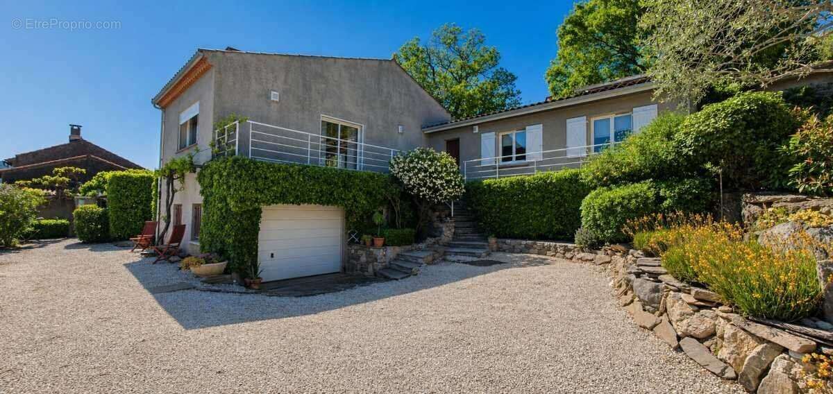 Photo 9 - Maison à COLOMBIERES-SUR-ORB