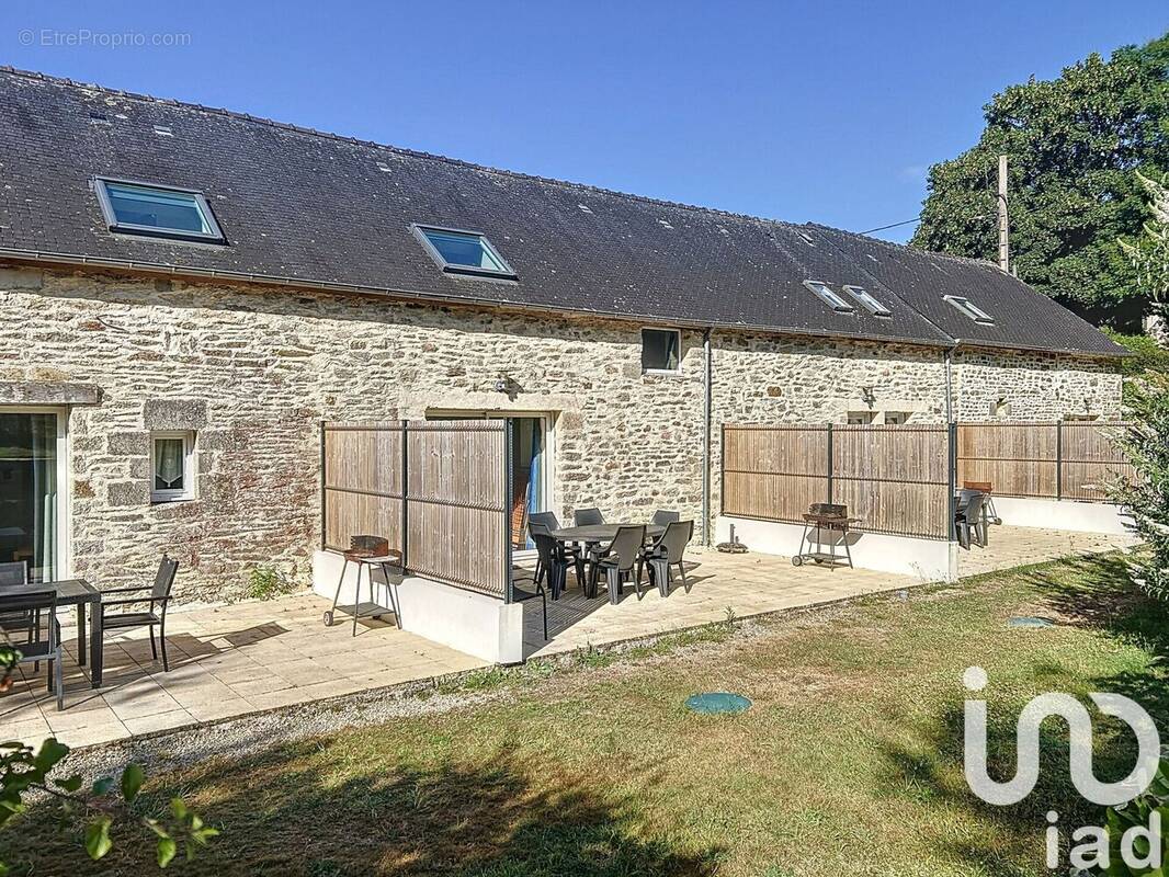 Photo 1 - Maison à SAINT-AVE