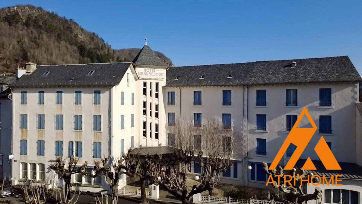 Commerce à VIC-SUR-CERE