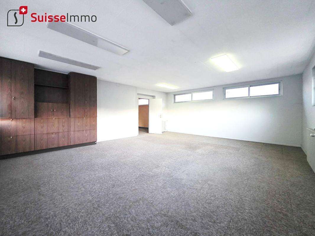 Commerce à PONT-DE-ROIDE