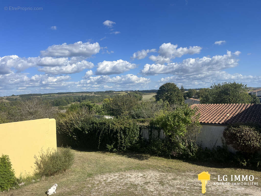 Maison à MORTAGNE-SUR-GIRONDE