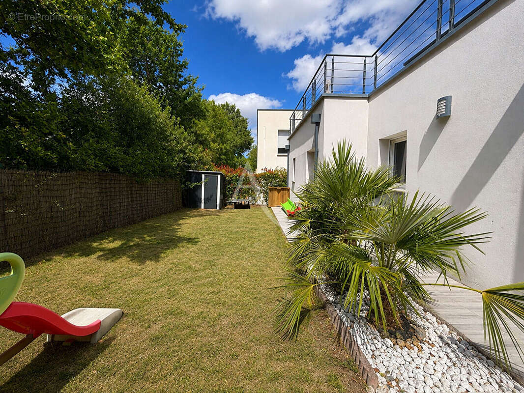 Maison Coueron, 2015, garage, entièrement clos - photo 17