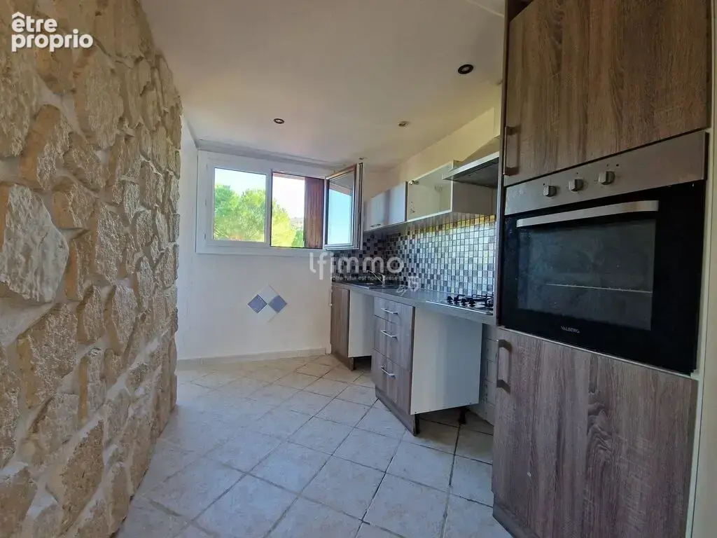 Appartement T3 avec terrasse et cave - photo 3