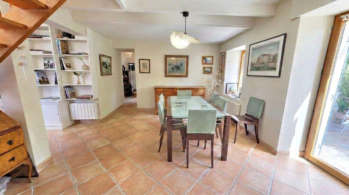 Fouesnant, jolie maison rénovée, 3 chambres, sur un terrain paysagé de 1500 m², à 1.4 km de la plage ! - photo 2