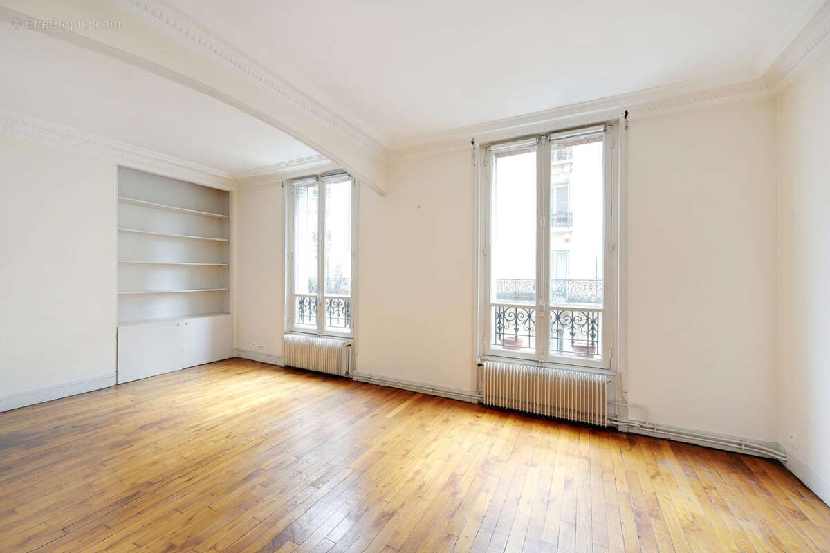 Appartement à PARIS-14E
