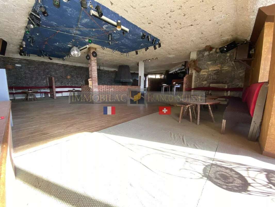 Grande Propriété d'Affaires à 5 min du Grands Massifs - photo 8