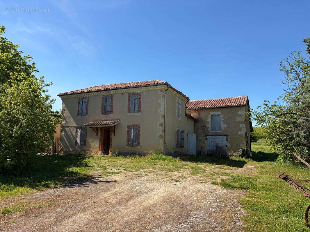 Maison à PAVIE