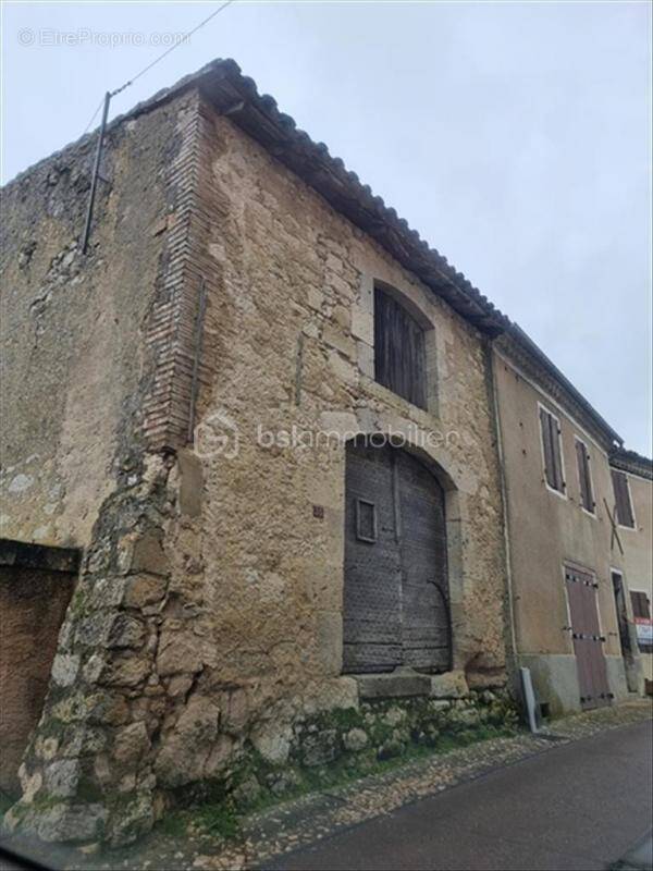 Appartement à FLAMARENS