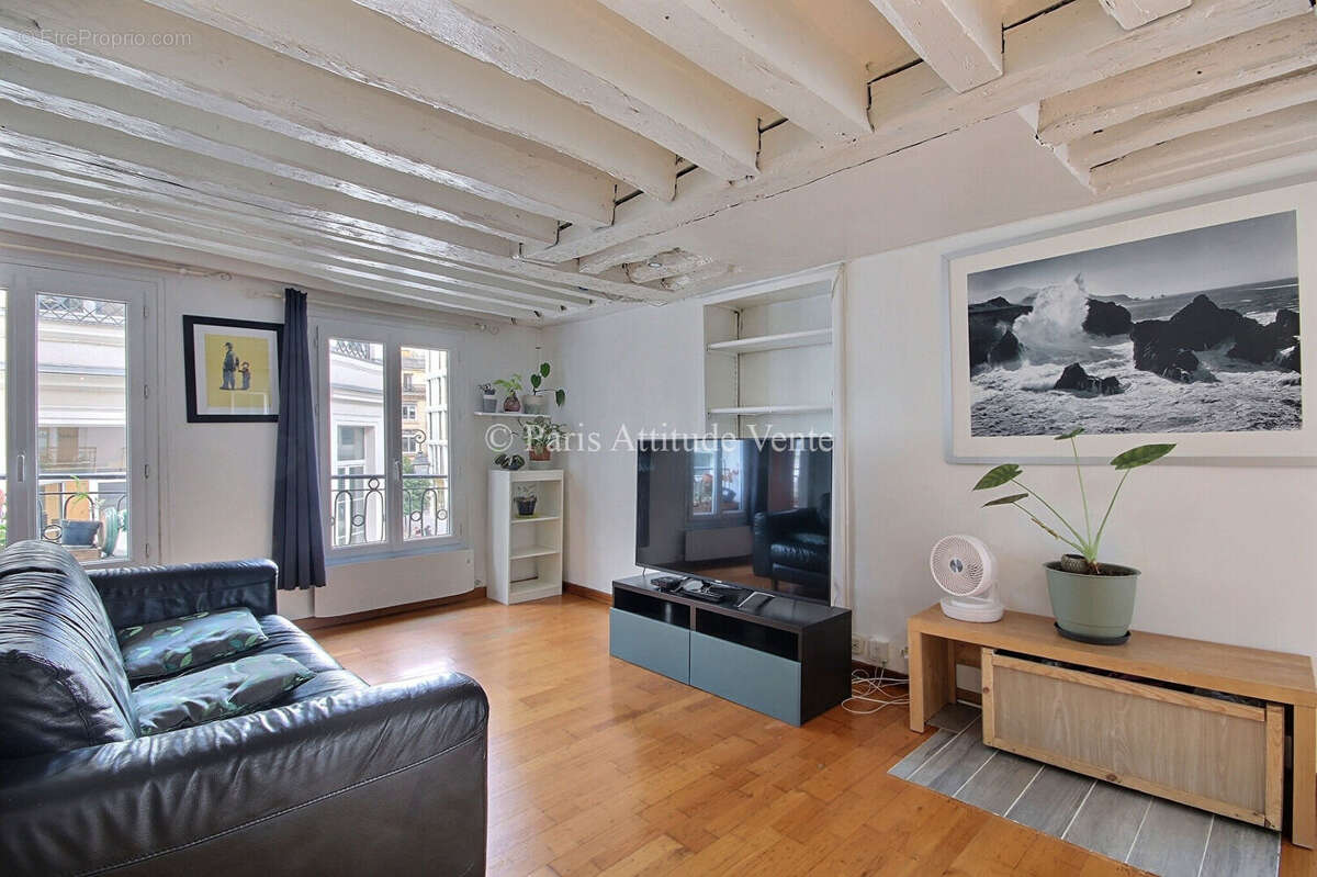 Appartement à PARIS-2E