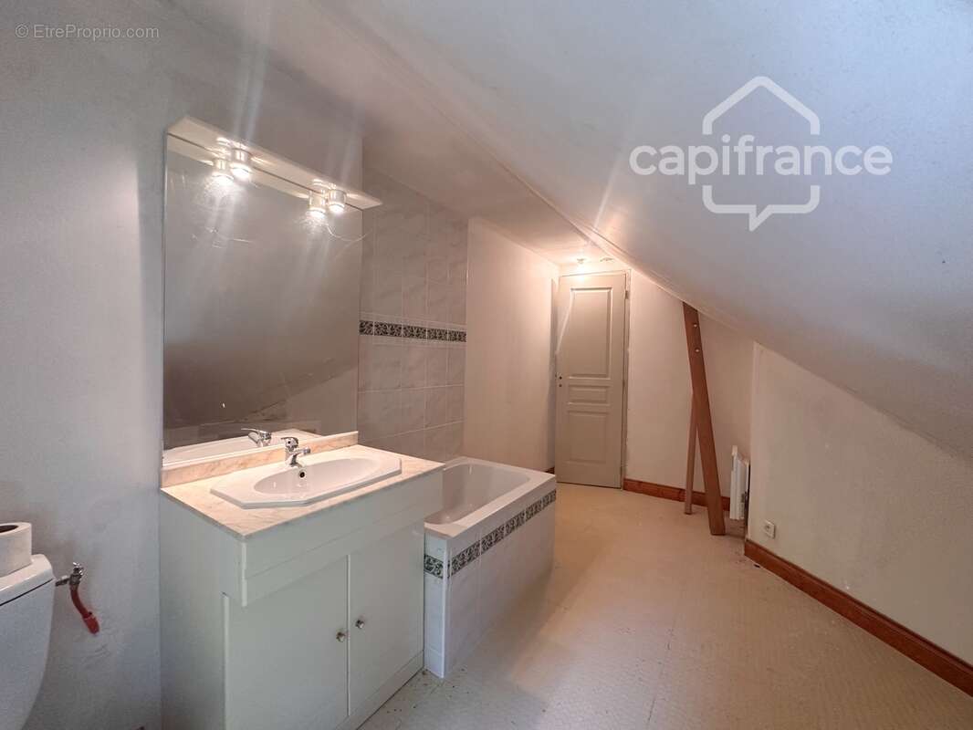 Maison familiale de 225 m² avec dépendance sur 3 022 m² - Domaine de Carheil à Plessé - photo 49