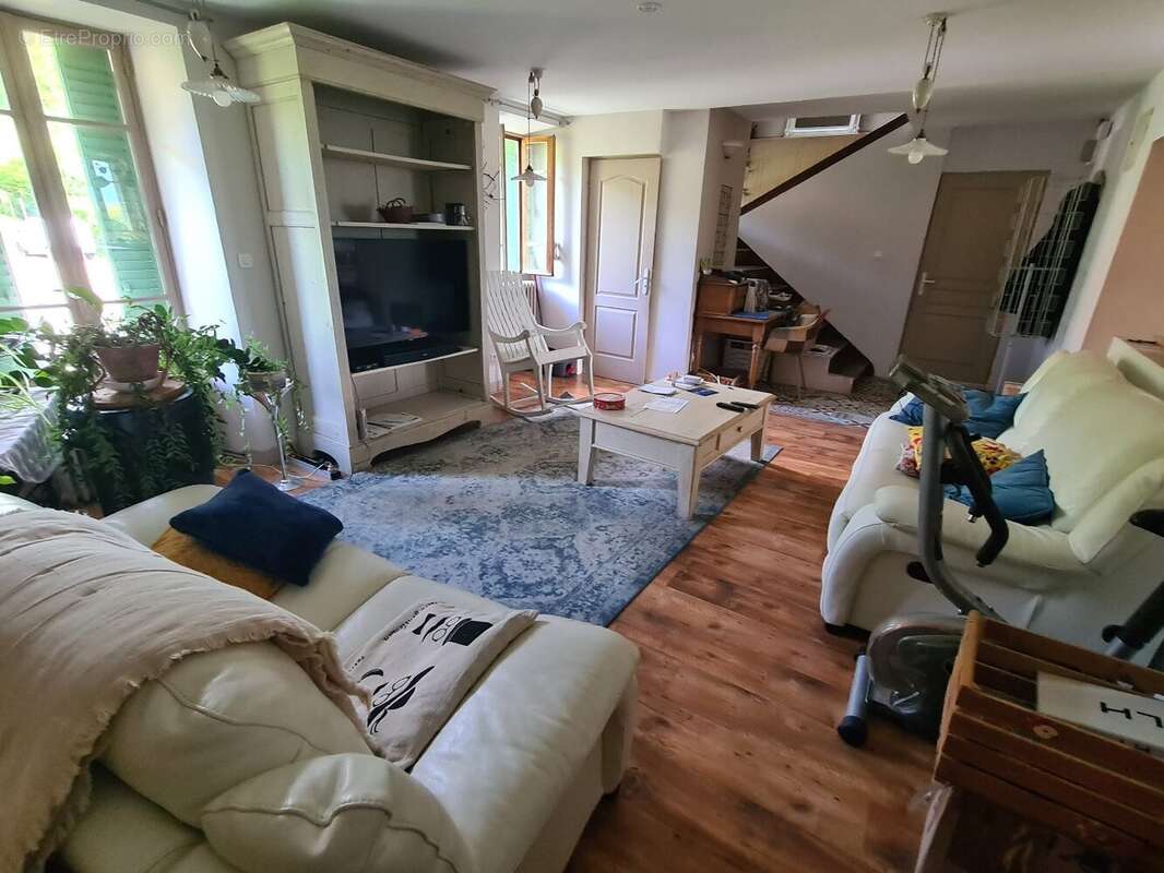 Maison 565 m² à Verrens-Arvey  - photo 4