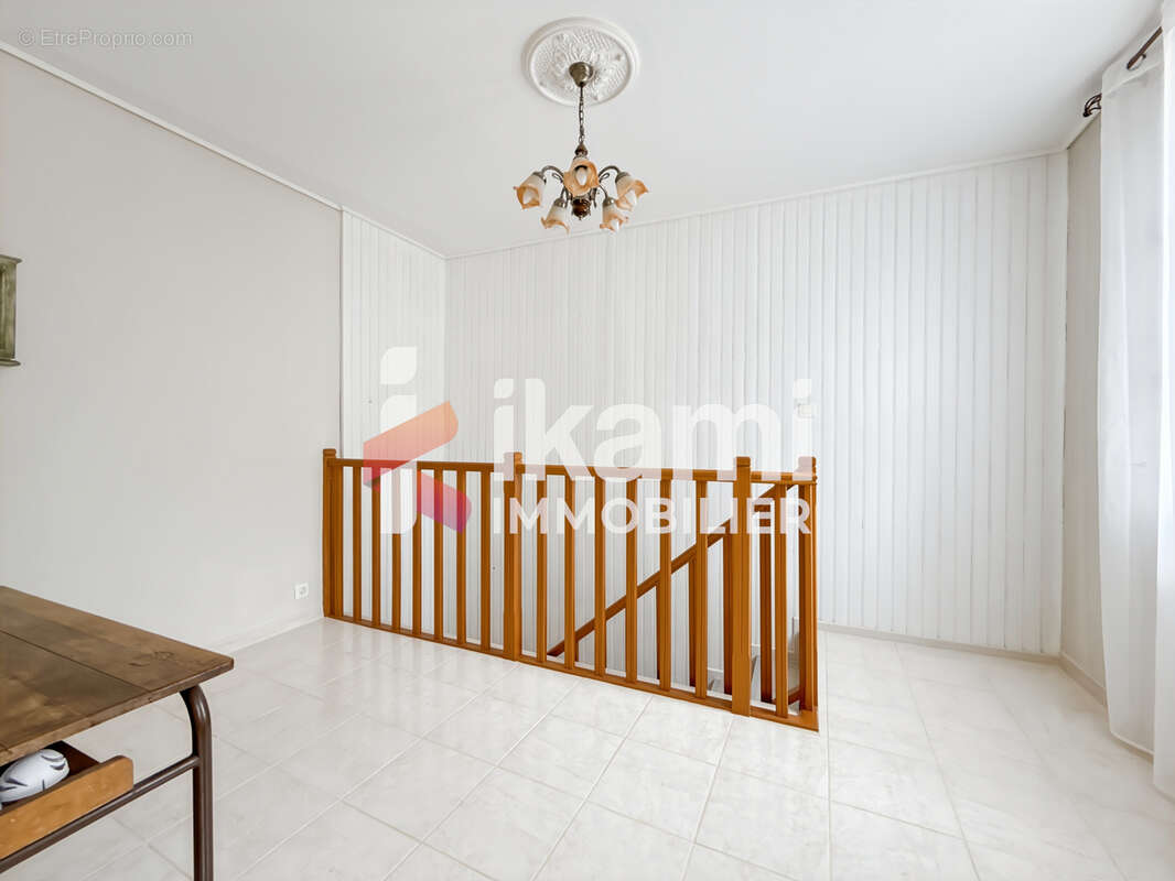 Maison 7 pièces de 102 m2 à Villeneuve sur Yonne 89500 - photo 6