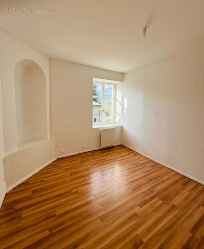 Appartement révové  3 pièce(s) 62.40 m2/parking - photo 4