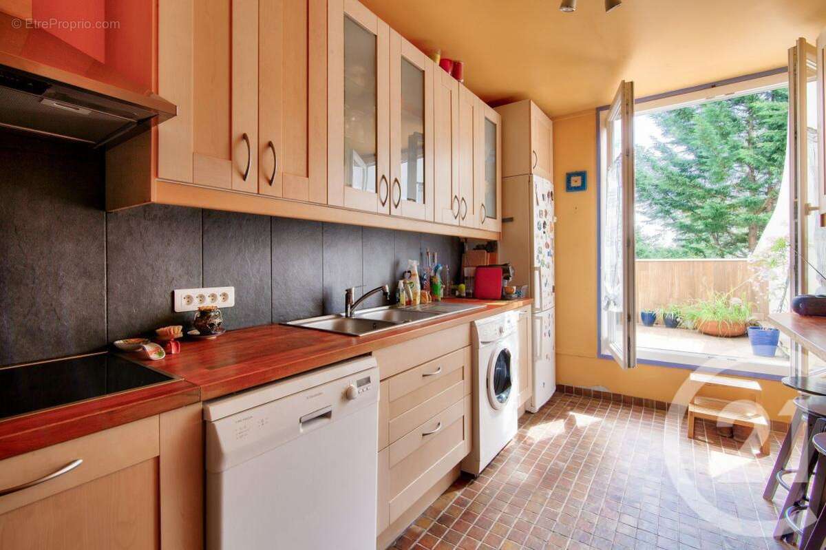 Appartement à FONTENAY-SOUS-BOIS