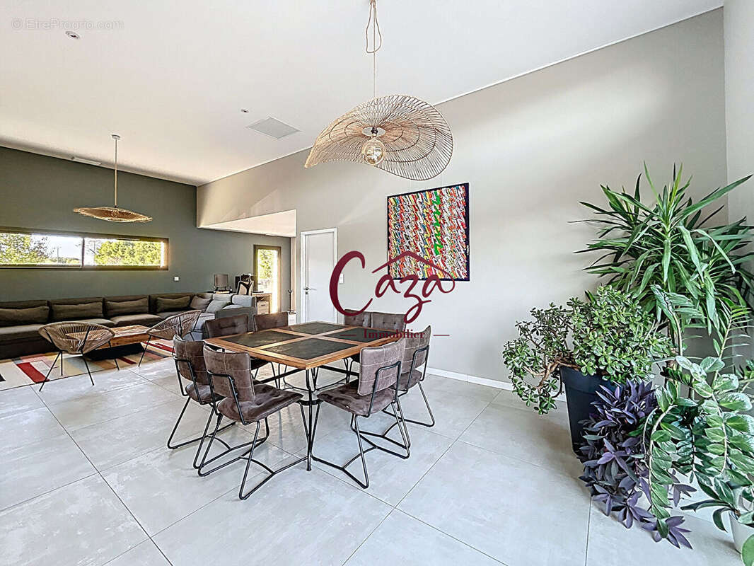 Maison à CAMBLANES-ET-MEYNAC