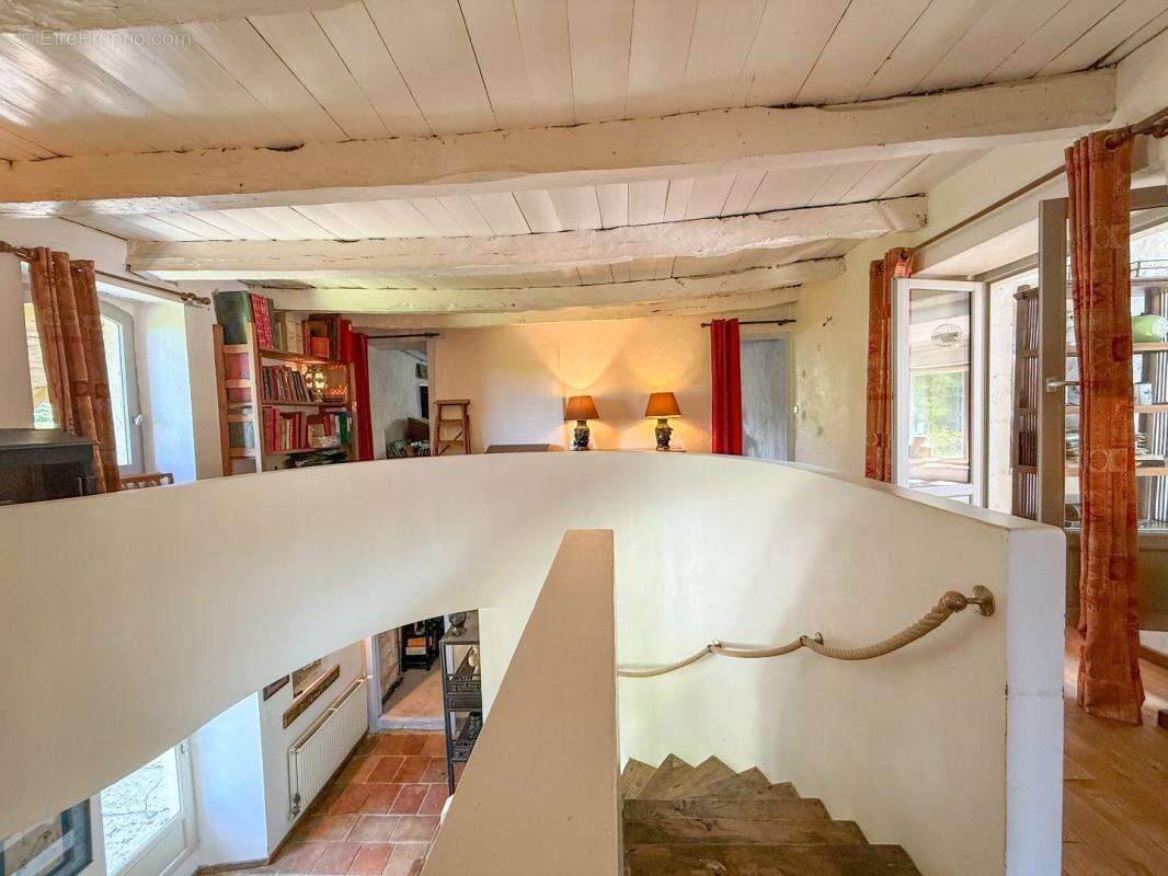 Maison à CASTELNAU-MONTRATIER
