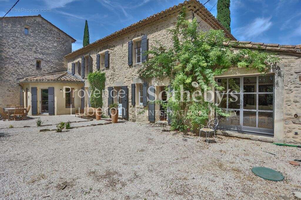 Maison à SAUMANE-DE-VAUCLUSE