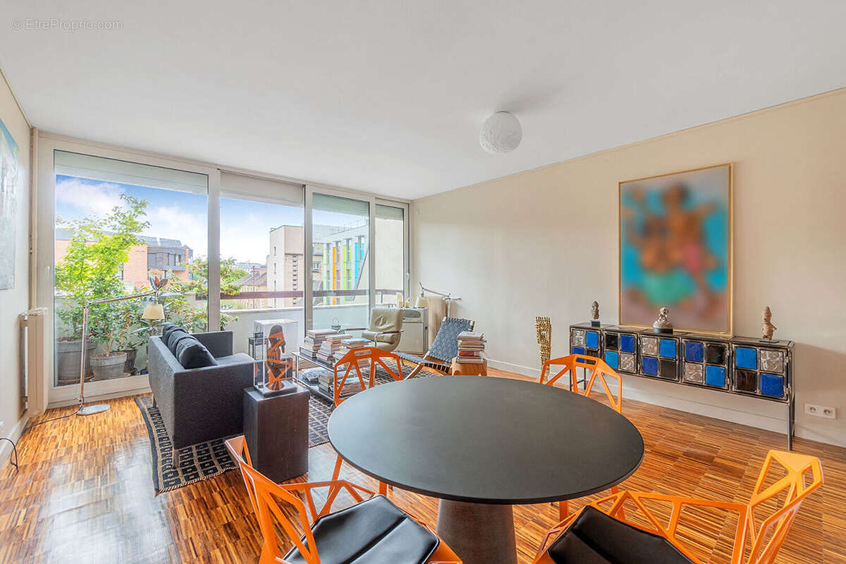 Appartement à PARIS-10E