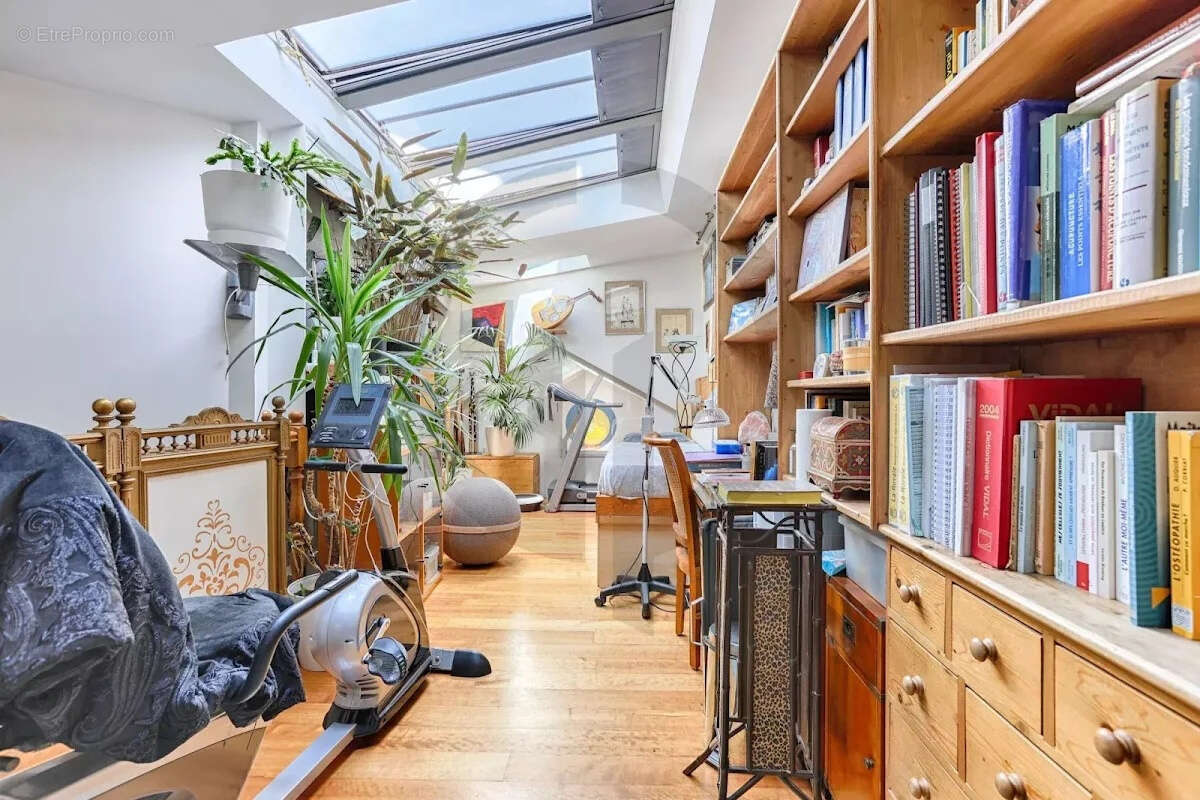 Appartement à PARIS-2E