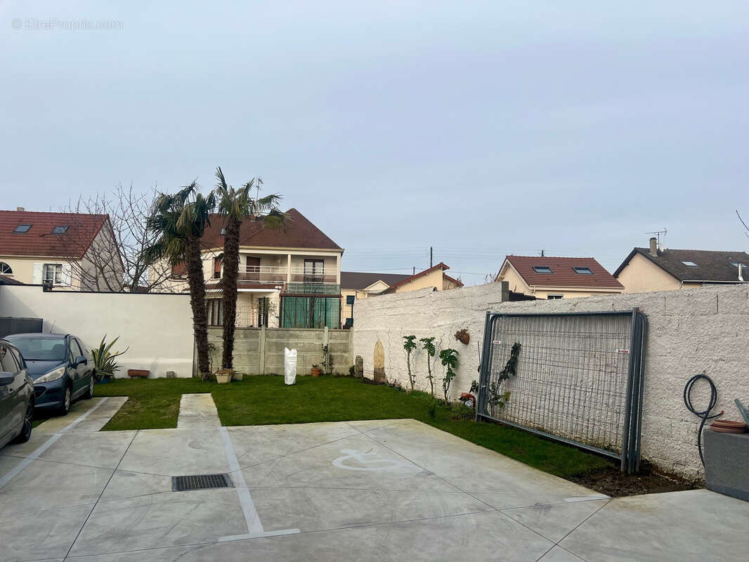 Appartement à PARAY-VIEILLE-POSTE