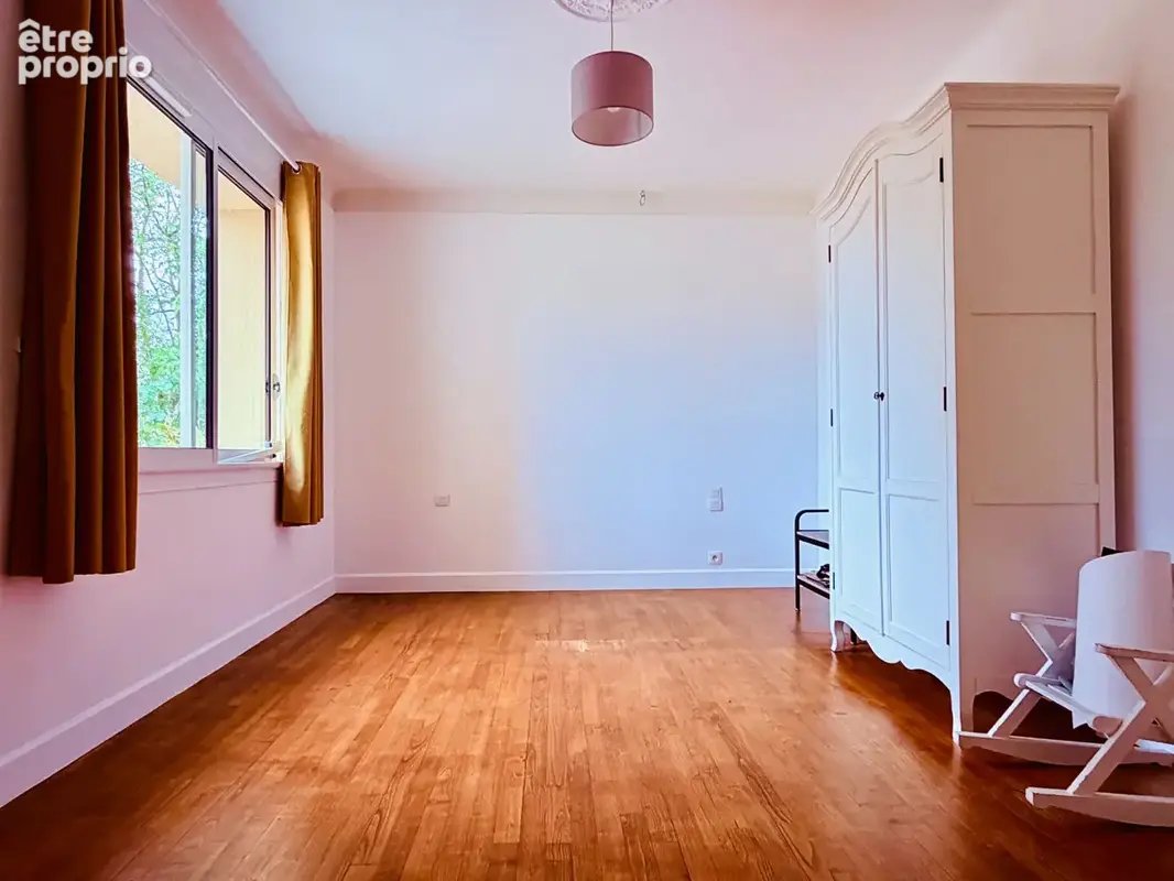 Maison spacieuse et rénovée en centre ville avec 6 chambres - photo 7