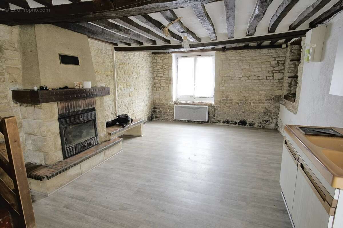 Maison à CRESSERONS