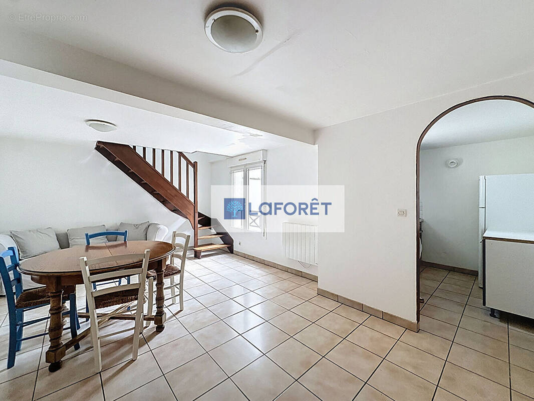 Appartement à SARTROUVILLE