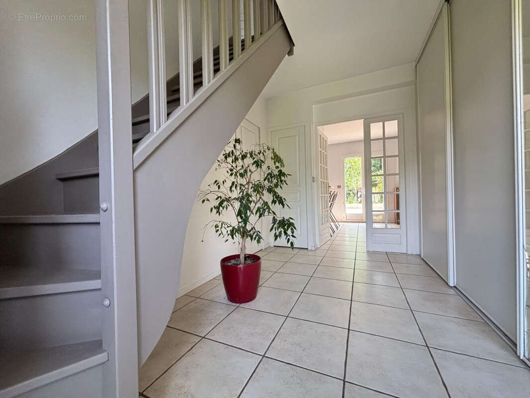 Maison à SAINT-PIERRE-DU-PERRAY