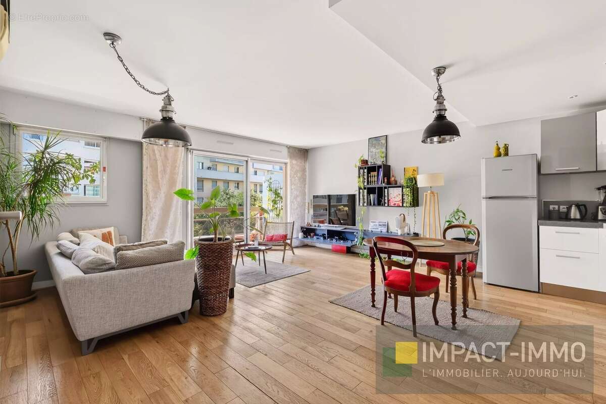 Appartement à COURBEVOIE