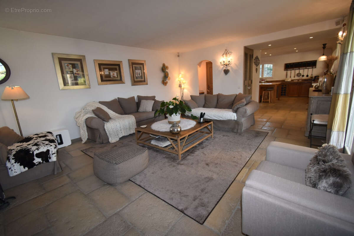 Maison à PLAN-DE-LA-TOUR