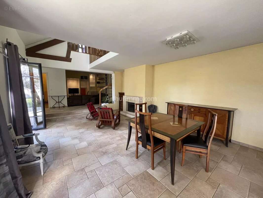 Maison à SOISY-SUR-SEINE