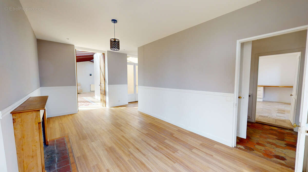 Maison à NEAUPHLE-LE-VIEUX