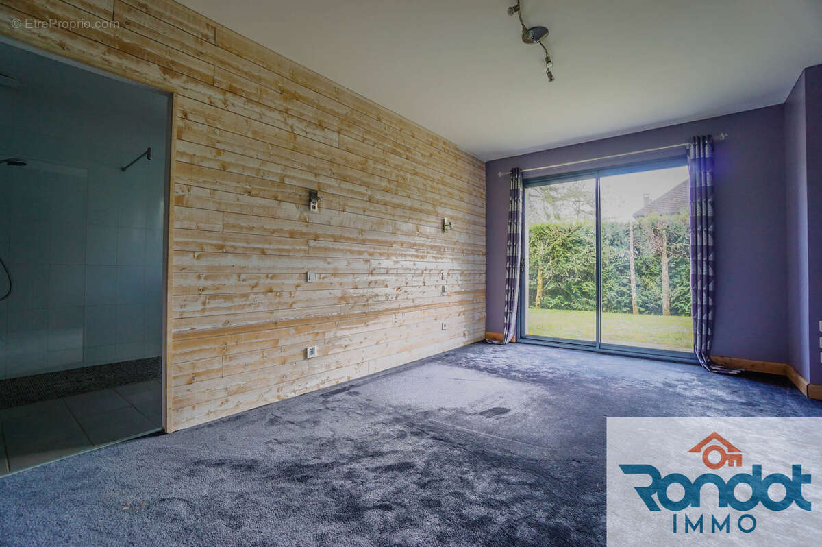 Maison 10 pièces / 6 chambres / 380 m2 / 2045 m2 terrain + piscine intérieur - photo 12