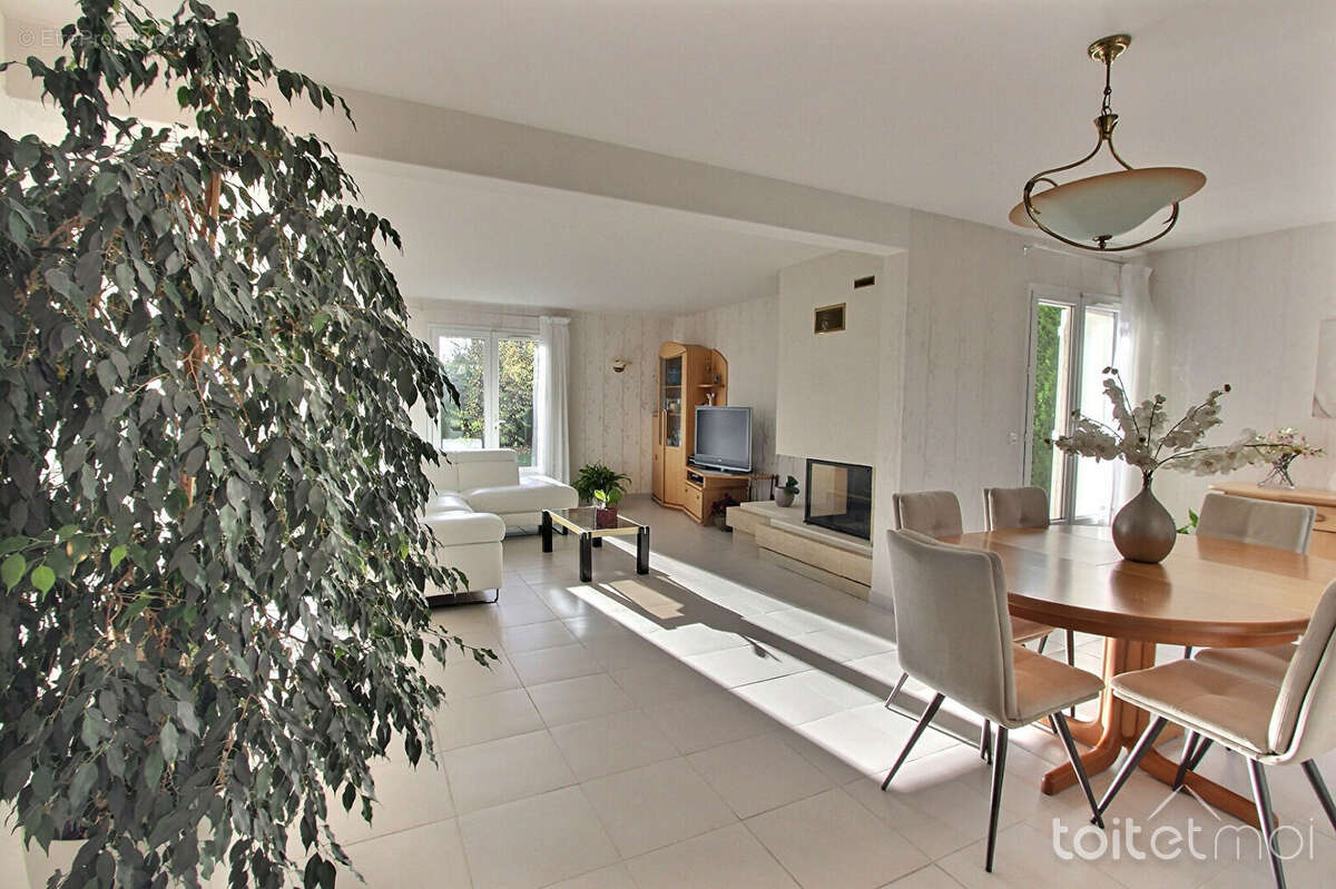 Maison à MAGNY-LES-HAMEAUX