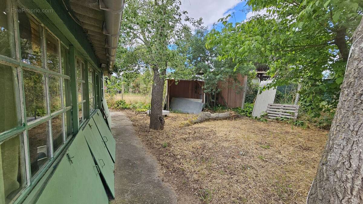 Terrain de loisirs de 520 m² avec dépendances et espaces nuit - photo 9
