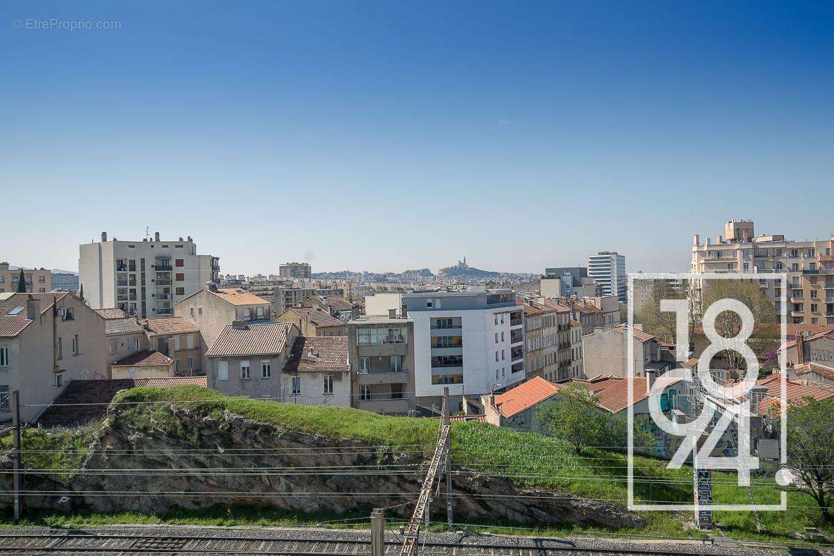 Appartement à MARSEILLE-4E
