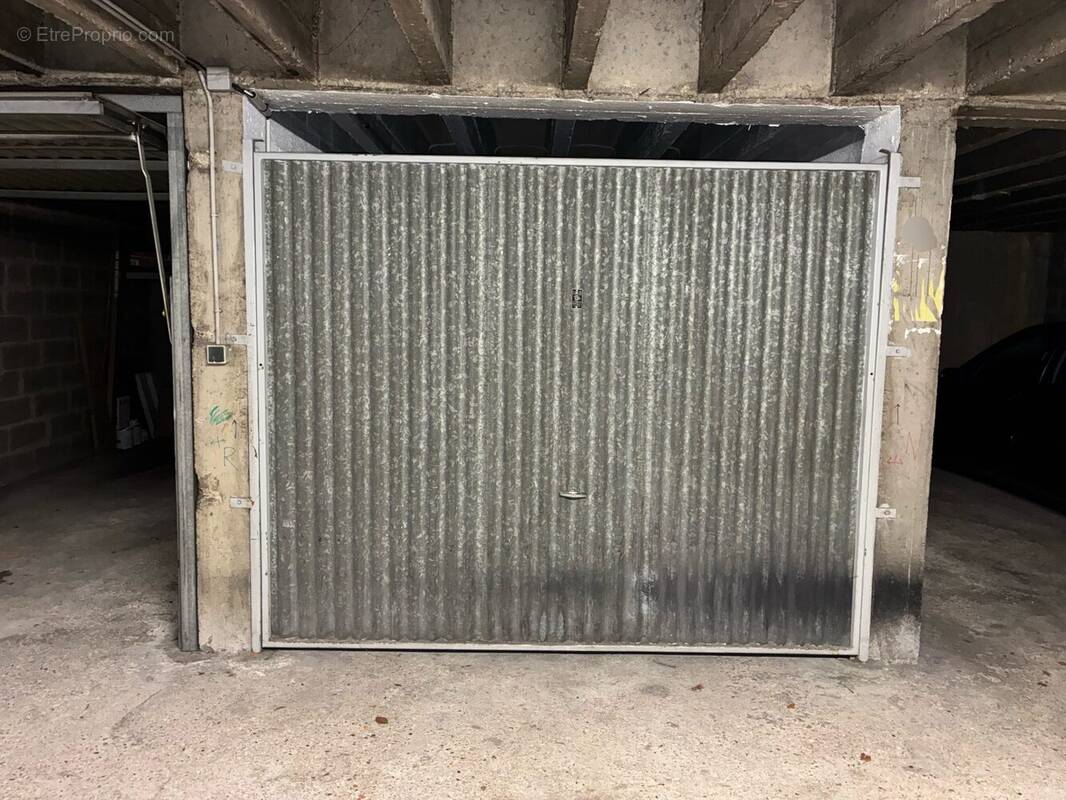 Parking à CHARENTON-LE-PONT