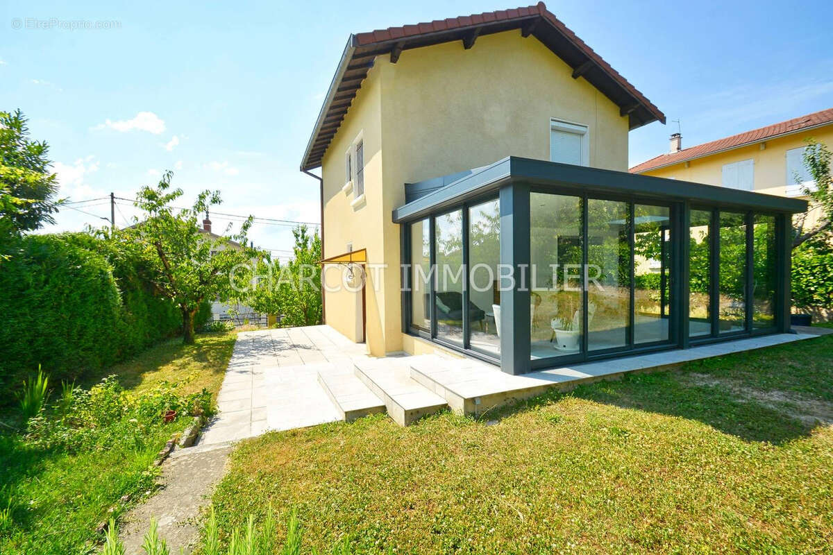 Maison à SAINTE-FOY-LES-LYON