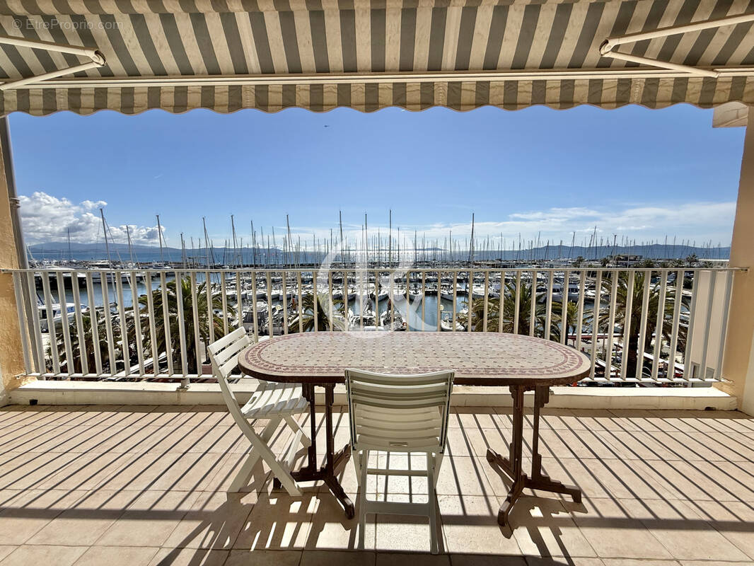 Appartement à HYERES
