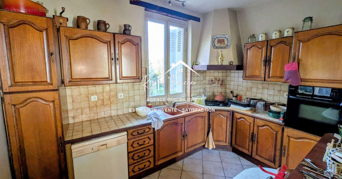 Cuisine A et E - Maison à LES ORMES