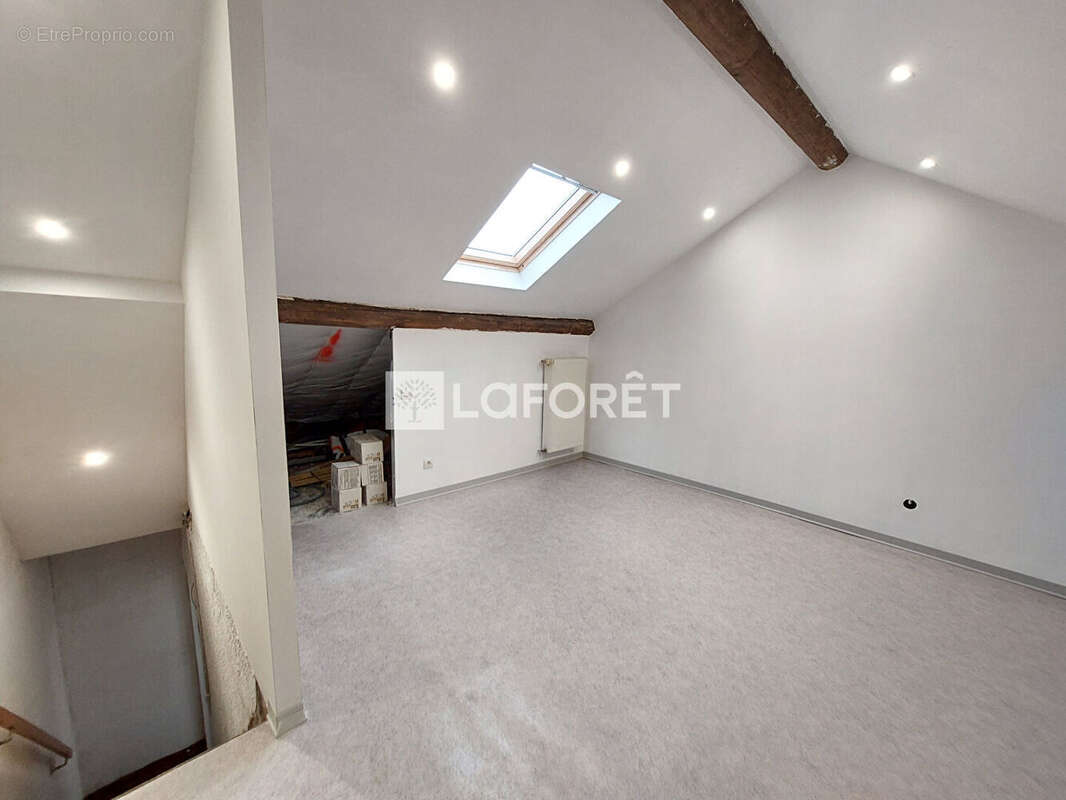 Maison Russange 5 pièce(s) 70 m2 / 2 à 3 chambres/ / Jardin / Terrasse / Réserves - photo 10