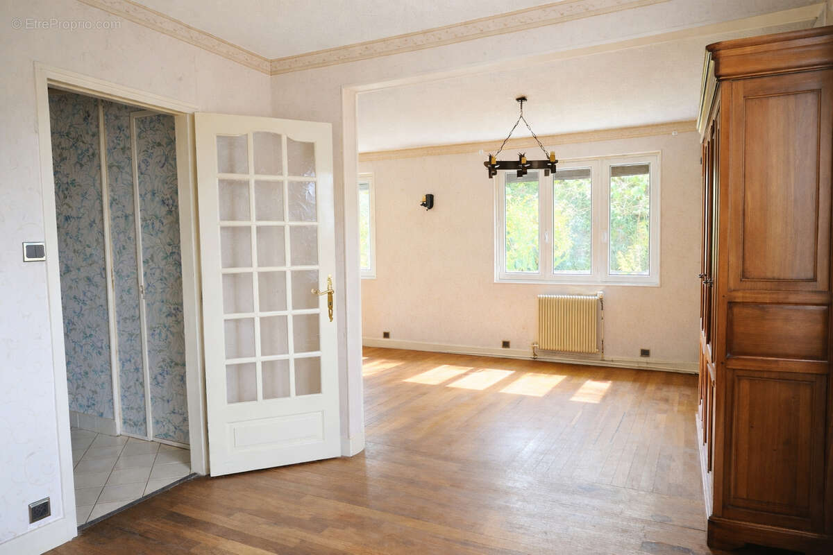 Maison 136 m² - 5 chambres - jardin - sous-sol - rouen mont gargan - photo 3