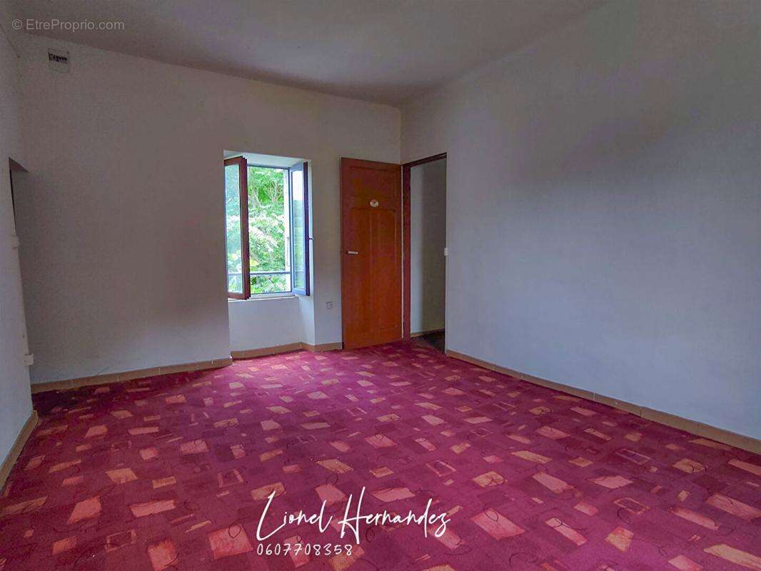 Appartement à MOLIERES-SUR-CEZE