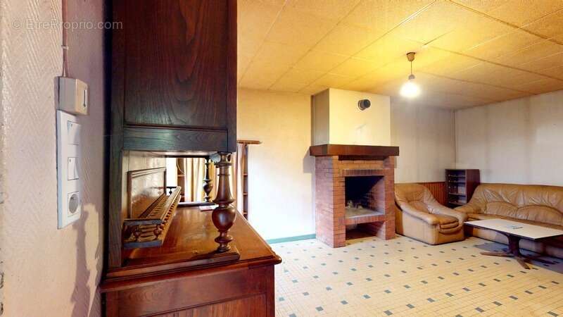 Maison à LA CHAPELLE-GLAIN