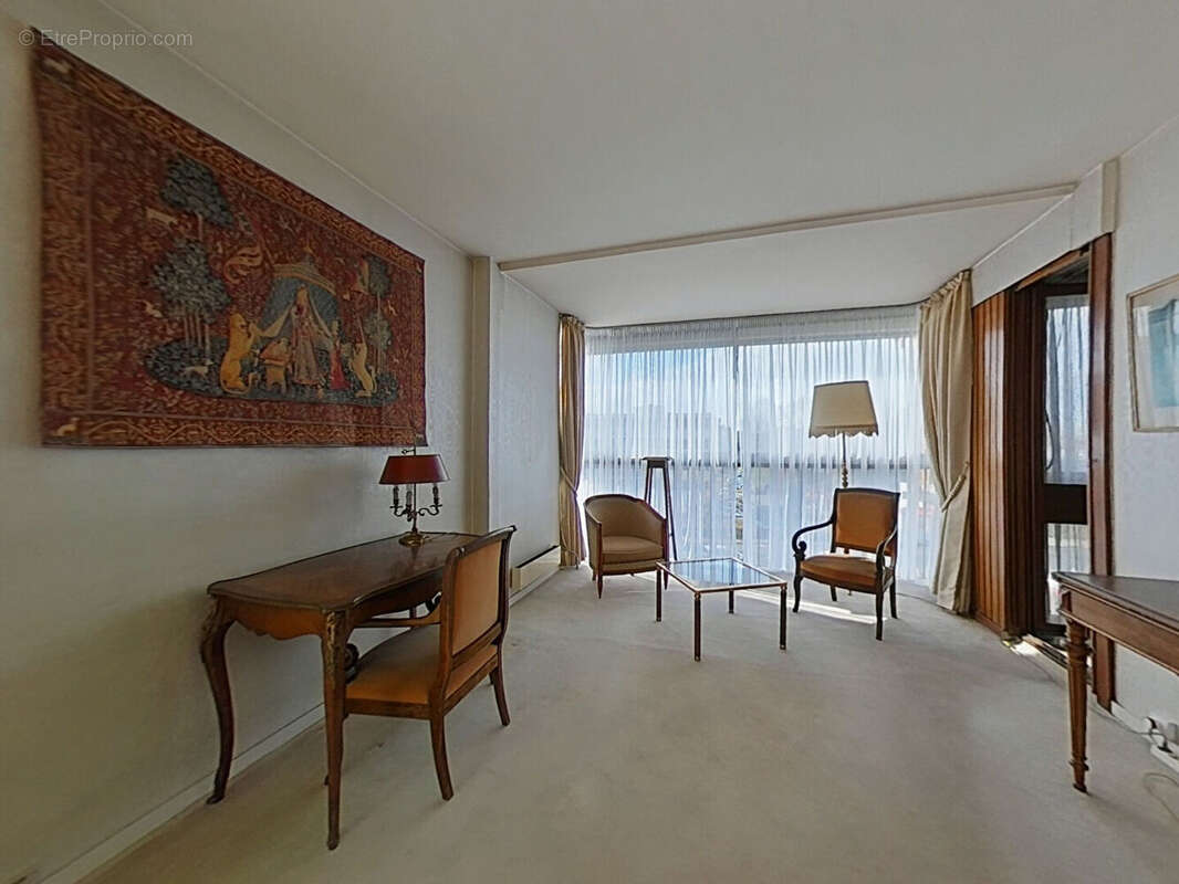 Appartement à FONTENAY-LE-FLEURY