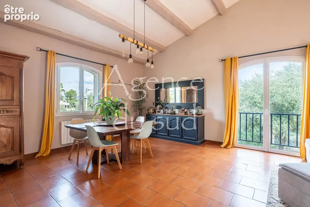 LA CIOTAT ? FIGUEROLLES / MUGEL - Villa type 4/5 de 160m² avec jardin et garage. - photo 6