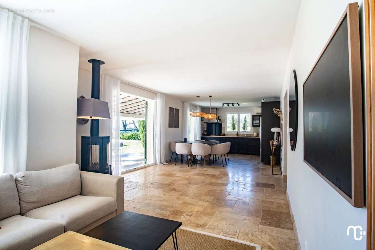 Maison à POURRIERES