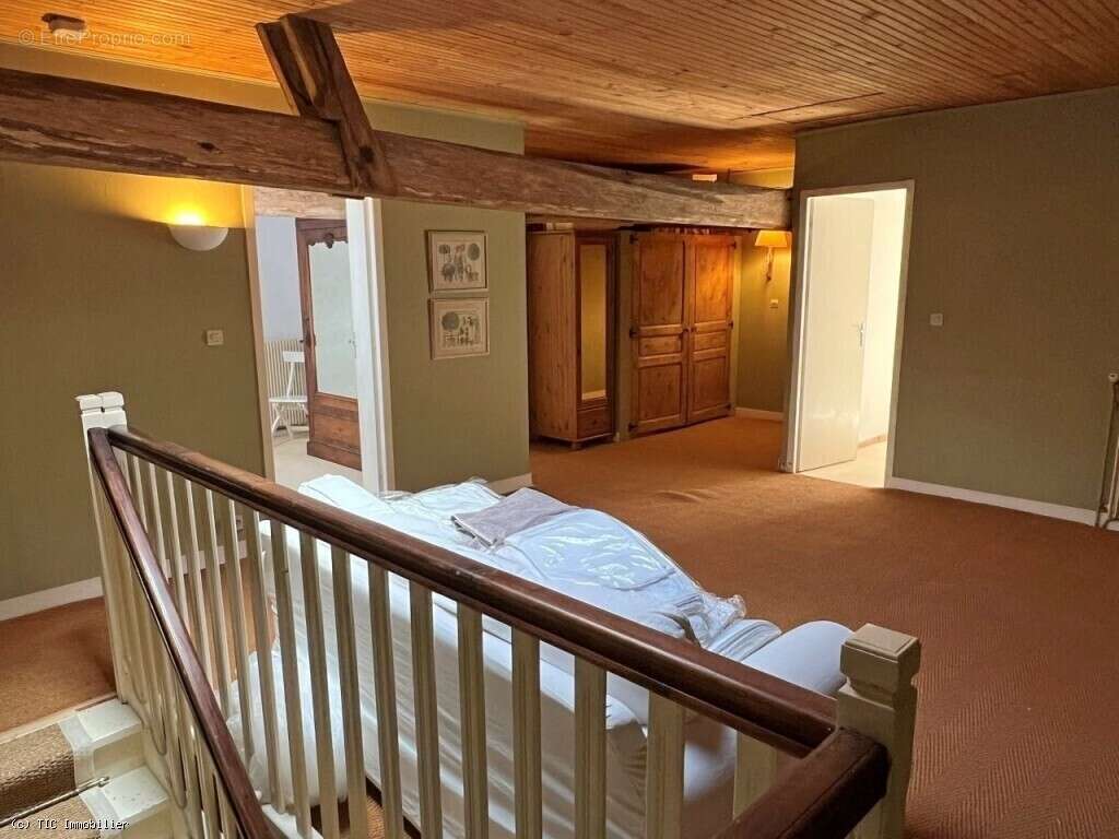 Maison à CHAMPAGNE-MOUTON