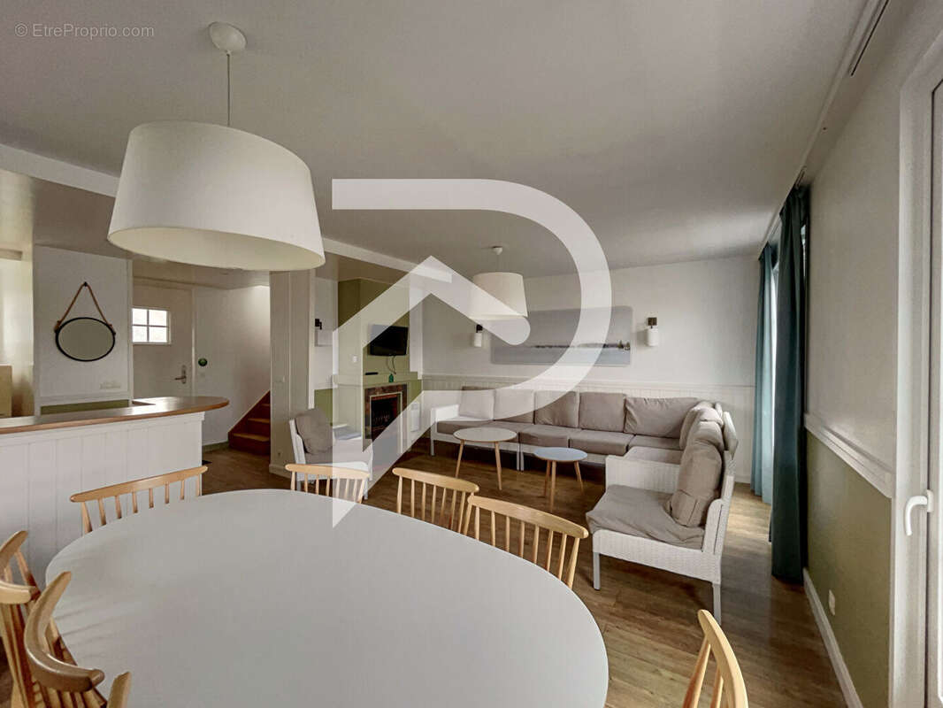 Maison à CHAMOUILLE