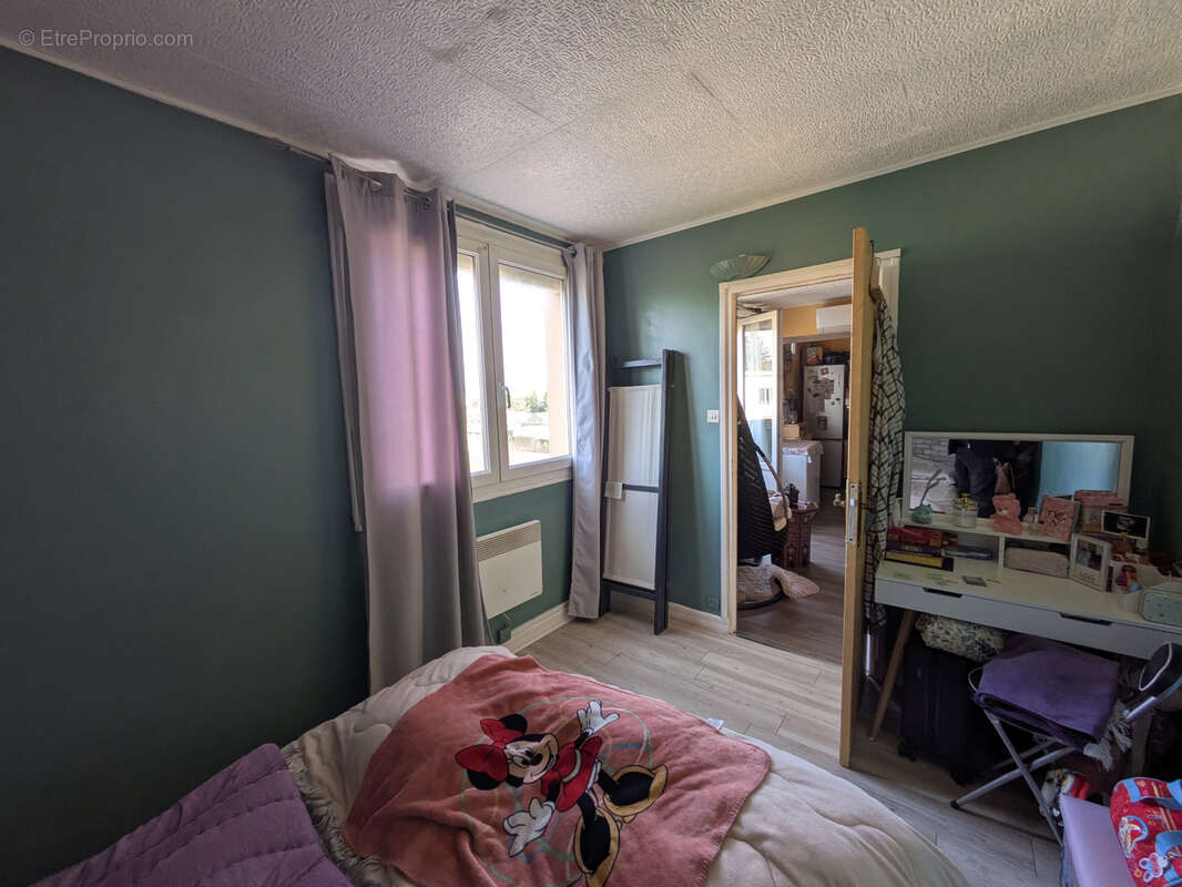 Appartement à BAGNOLS-SUR-CEZE